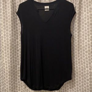 CABI short sleeve, v neck tee